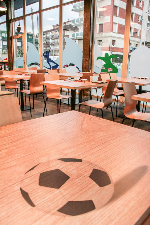 Mundaka Hostel&Sports Cafe Exteriör bild