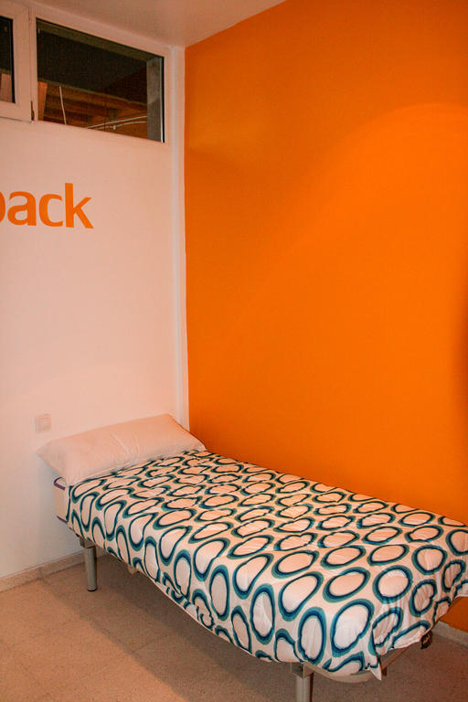 Mundaka Hostel&Sports Cafe Rum bild