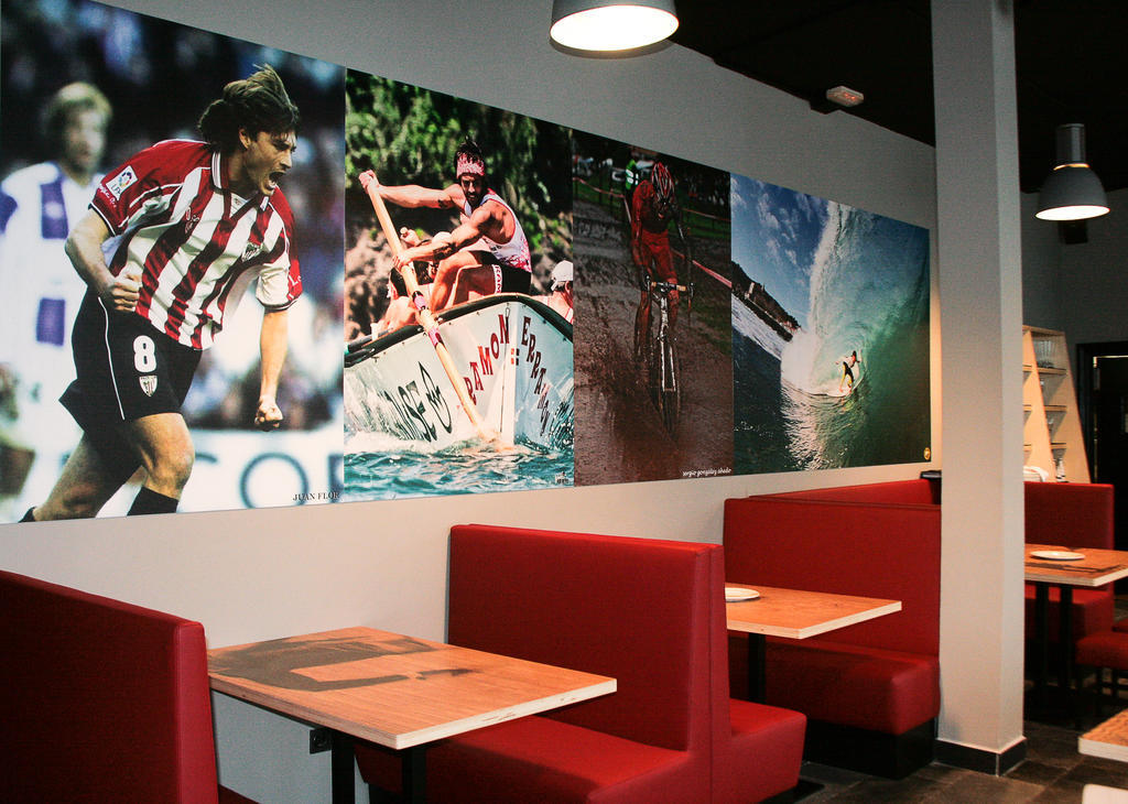 Mundaka Hostel&Sports Cafe Exteriör bild